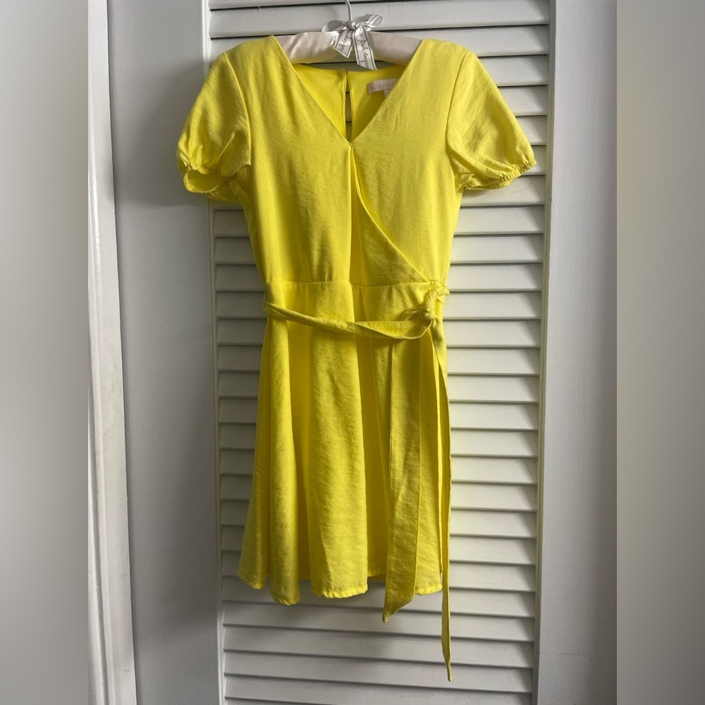 NWOT Gianni Bini GB Girls Faux Wrap Dress,Puff Sleeves, Waist Tie,Keyhole Back